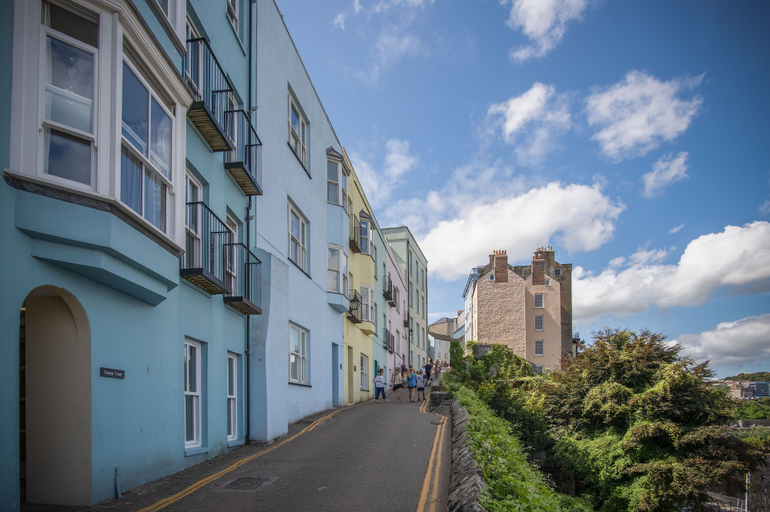 Exterior & Views 2, Goscar Court - 1 Bedroom Apartment - Tenby, Pembrokeshire