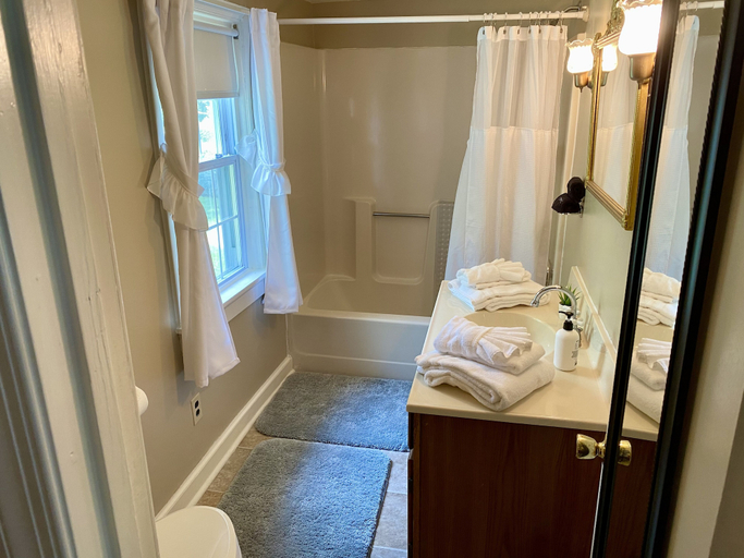 Bedroom 2, Roadhaven1830, Shenandoah