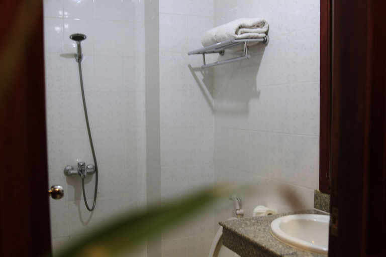 Bathroom, Heart Language Angkor Hotel - Hostel, Siem Reap