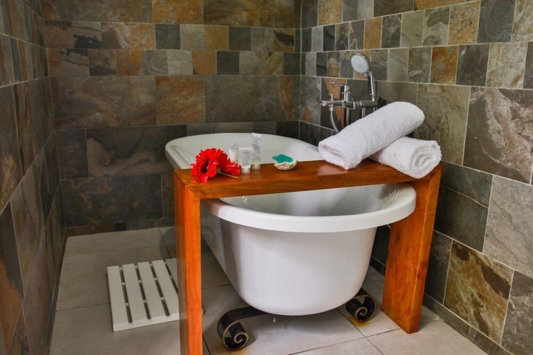 Bathroom 4, Domaine Desaubin Luxury Villas