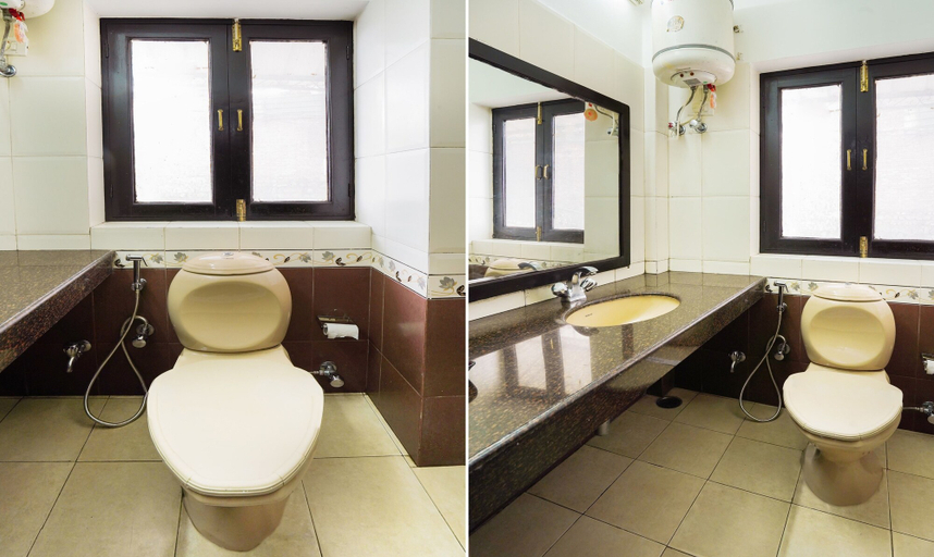 Bathroom 4, Treebo Trend Mussoorie Club, Dehradun