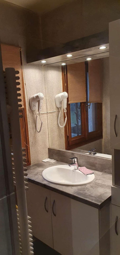 Bathroom 4, Domaine du Cardou, Lot
