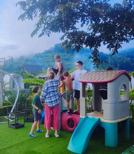 Family & Kids 11