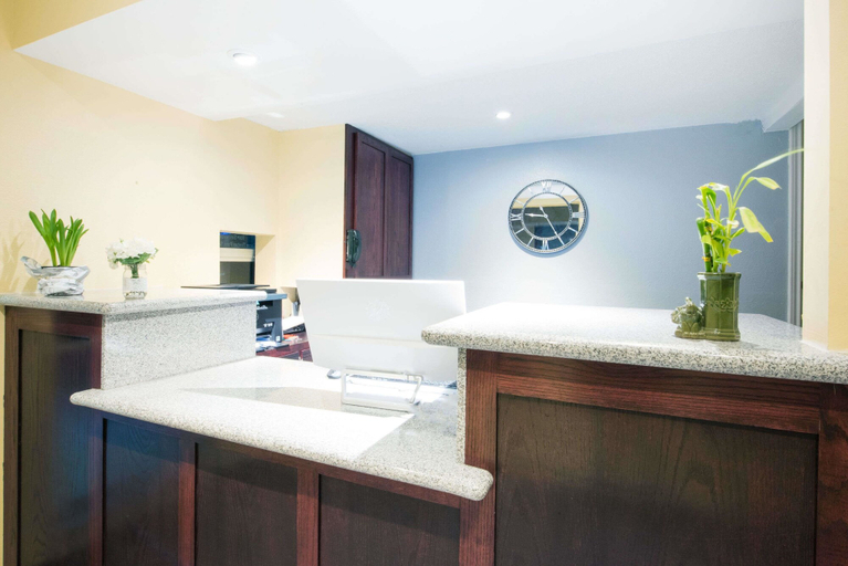 Others 3, Executive Inn and Kitchenette Suites, Maverick