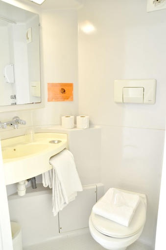 Bathroom 5, Mister Bed Chambray lès Tours, Indre-et-Loire