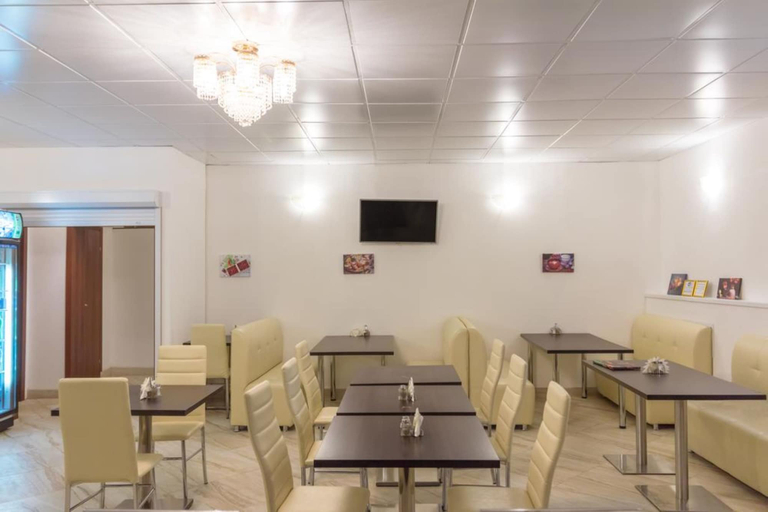 Food & Drinks, Ahouse hotel, South-Western