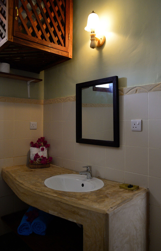 Bathroom, Alibi's Well Villa, Kusini
