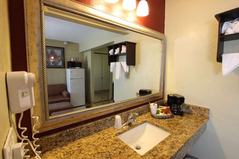 Bathroom 3, Oceans Beach Resort, Broward