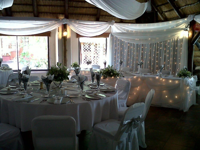 Food & Drinks 5, Woodpecker Inn, Uthungulu
