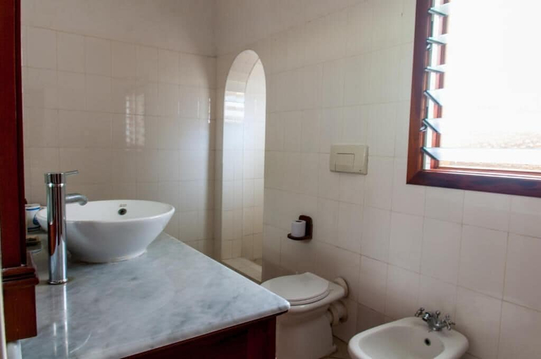 Bathroom 5, Twiga Beach Resort & Spa, Kilifi North