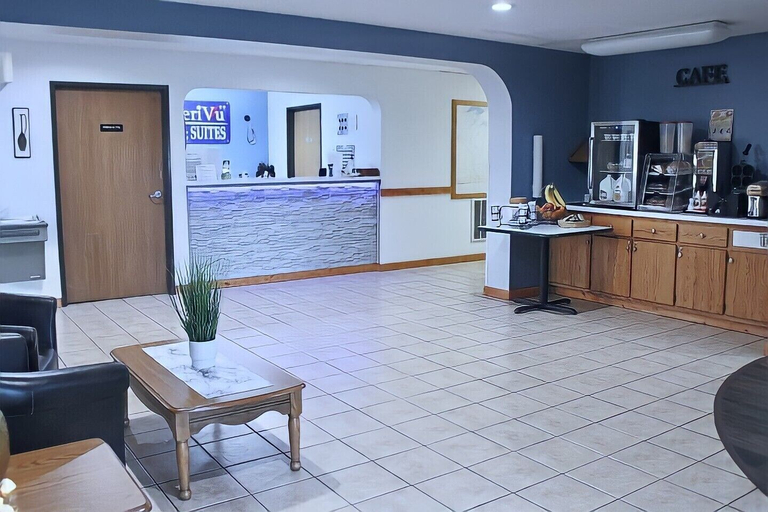 Food & Drinks 4, AmeriVu Inn and Suites - Stanley, Chippewa