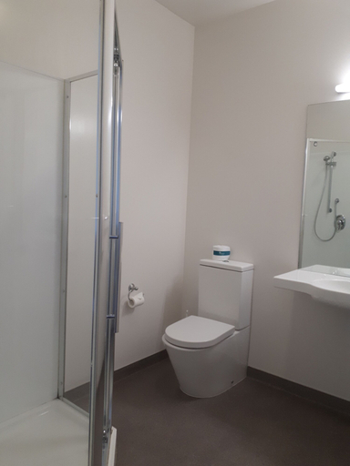 Bathroom 4, Northpark Motel, Timaru