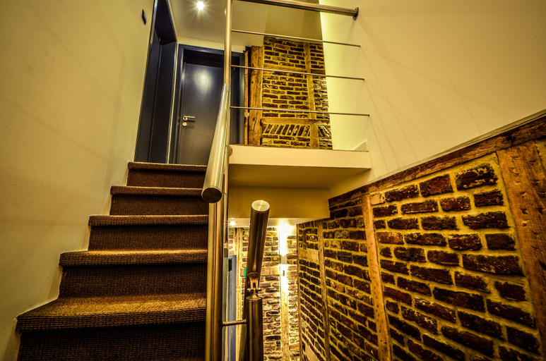 Others 5, Hôtel Hors Château, Liège