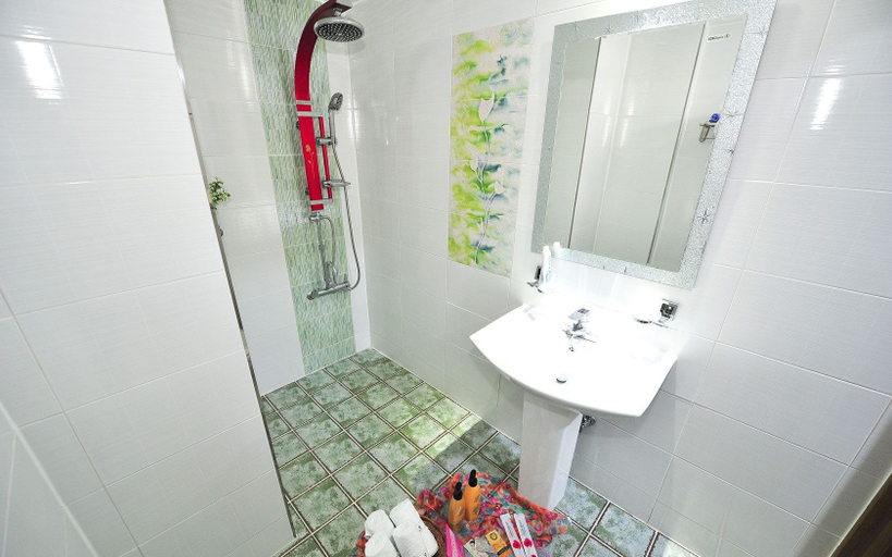 Bathroom 3, Ost Motel, Inje