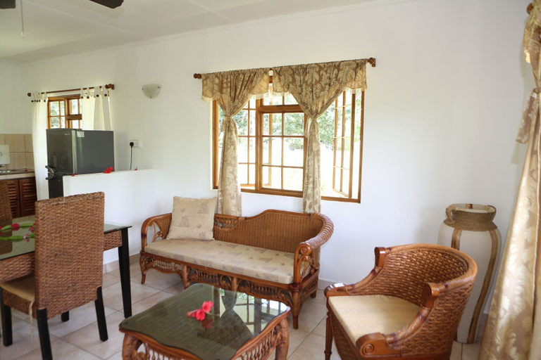 Others 5, Le surmer self catering chalets