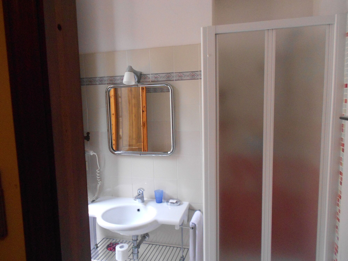 Bathroom 4, Casa al Sole, Florence
