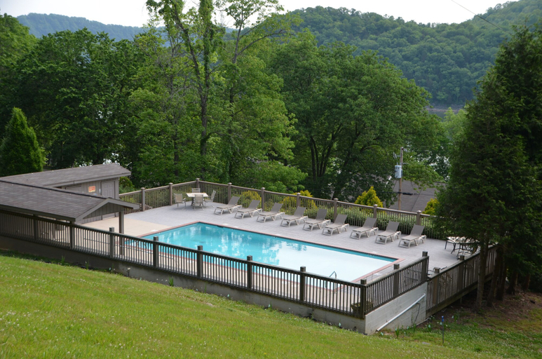 Sport & Beauty, The Retreat at Center Hill Lake, DeKalb