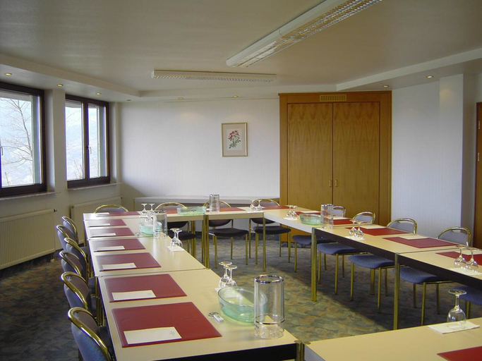 Business Facilities 5, Restaurant & Hotel Hohenzollern, Ahrweiler