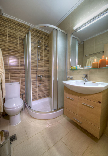 Bathroom 5, Hotel Taxiarhis, West Greece