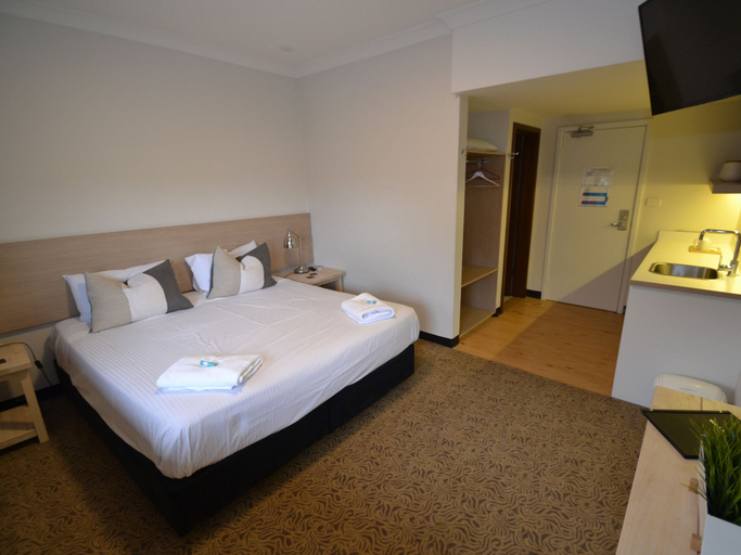 Bedroom 2, Crossroads Hotel Liverpool, Liverpool - West