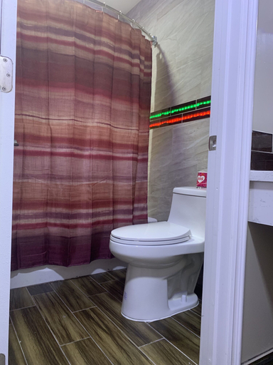 Bathroom 3, Mesa Motel, Orange