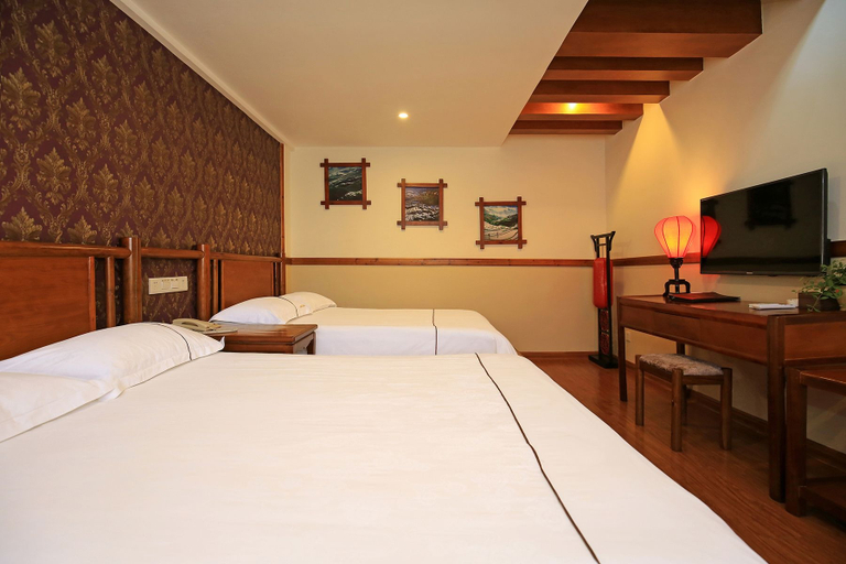 Bedroom 2, Guilin Gunanmen Hotel, Guilin