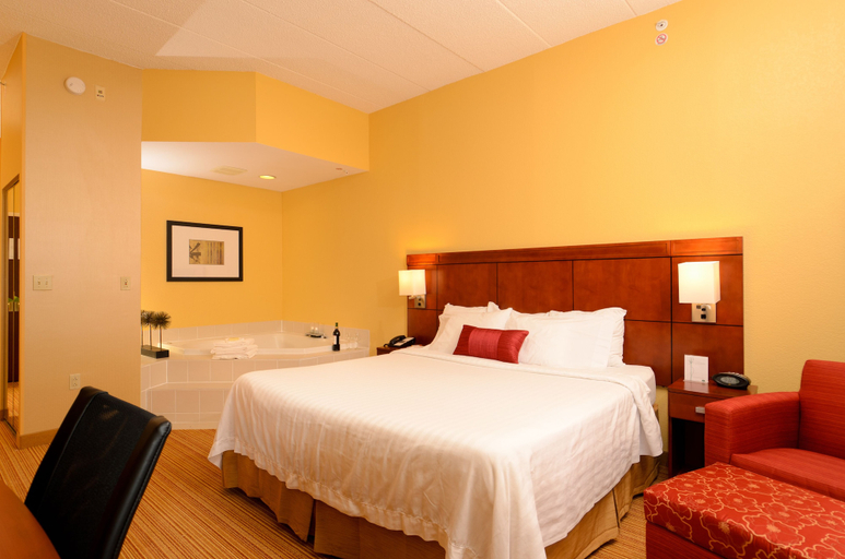 Bedroom 3, Courtyard by Marriott Frederick, Frederick