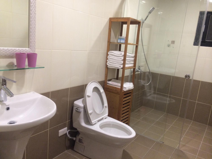 Bathroom, Love 3 Cubed, Penghu