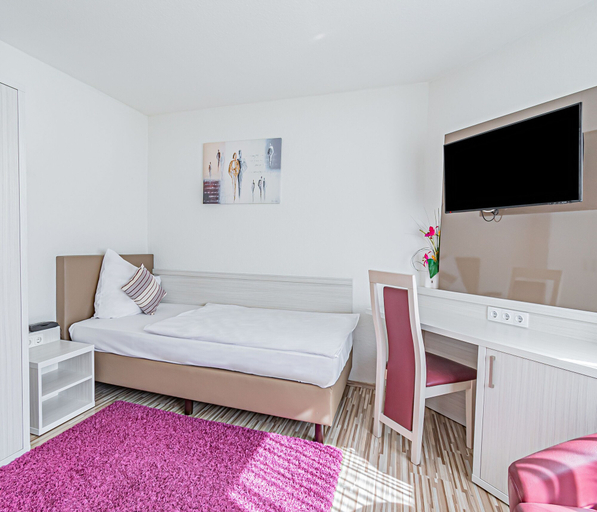 Bedroom 4, Hotel Tannenblick, Wetteraukreis