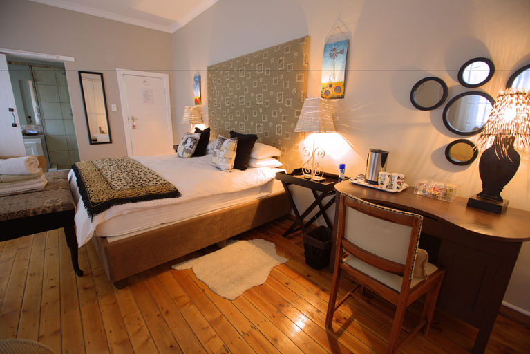 Bedroom 3, Die Olyfhuis, Frances Baard