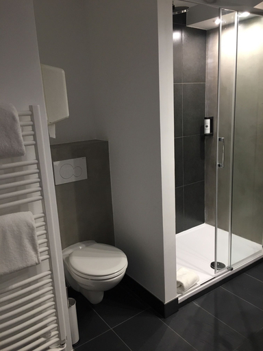 Bathroom 4, Hôtel Le Fangassier, Bouches-du-Rhône