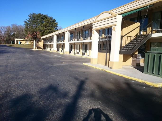 Exterior & Views 2, ASHEVILLE AIRPORT INN, Henderson
