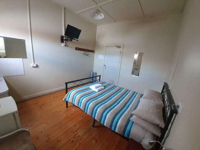 Bedroom 3, Port Lincoln Pier Hotel, Port Lincoln