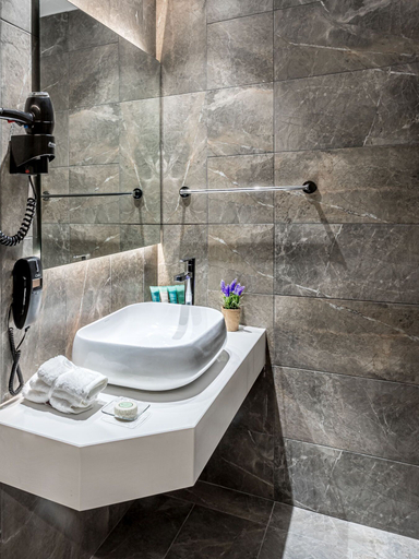 Bathroom 4, Club Marmara Doreta Beach Resort & Spa All Inclusive, South Aegean