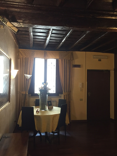 Others 4, Domus Julia, Rome