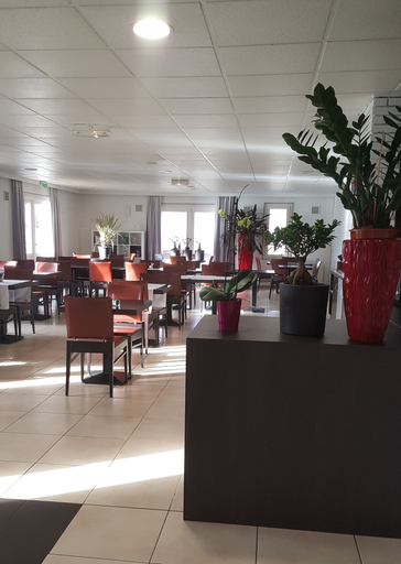 Food & Drinks 3, Doubs Hotel - Hostel, Doubs