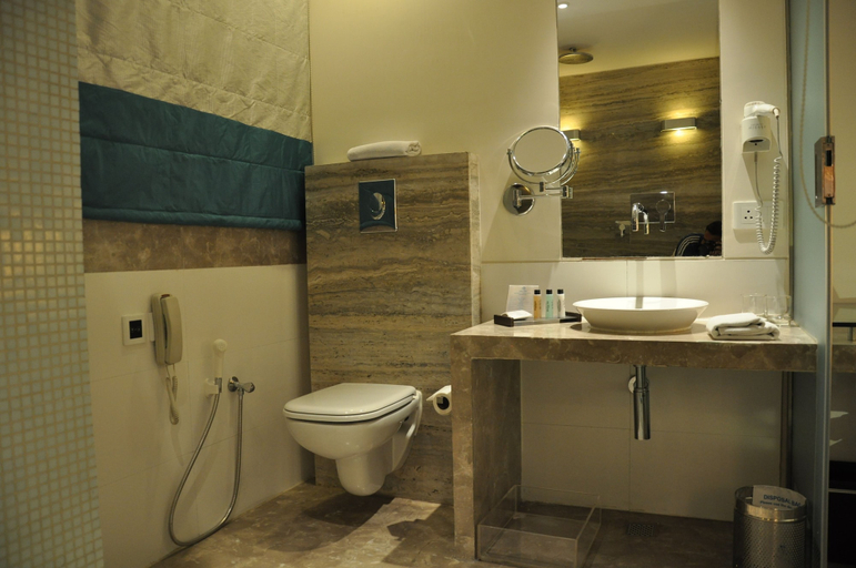 Bathroom 5, Maya Hotel, Chandigarh
