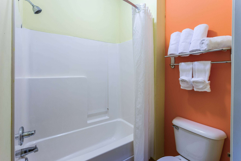 Bathroom 3, AmericInn by Wyndham Streator, La Salle