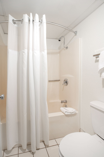 Bedroom 4, Branson's Best Motel, Taney