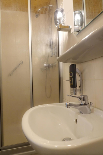 Bathroom 5, Hotel Zur Sonne, Vogtlandkreis