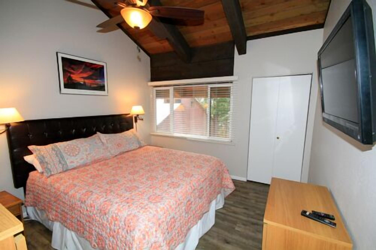 Bedroom 4, Mammoth Ski & Racquet Club, Mono