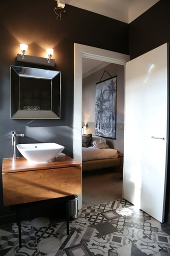 Bathroom 3, Hôtel Victor, Bouches-du-Rhône