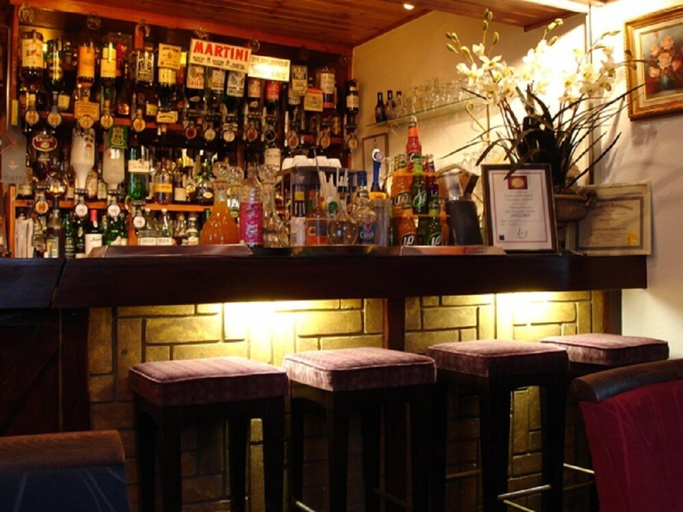 Food & Drinks