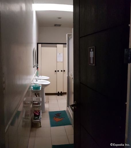 Bedroom 5, Crossroads Hostel Manila, Mandaluyong