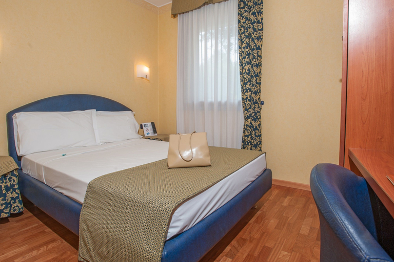 Bedroom 4, Sirio Hotel, Novara