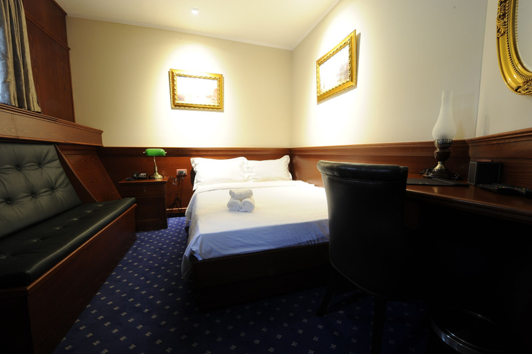 Bedroom 2, Hotel Senigallia