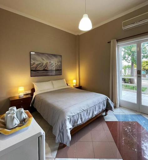 Bedroom 3, Vasilios Marinos Rooms, Peloponnese