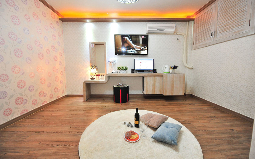 Others 4, Ost Motel, Inje