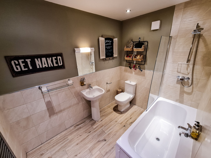 Bathroom 4, Grantham Arms, North Yorkshire