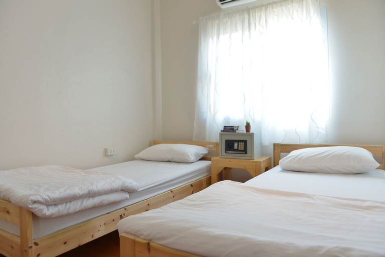 Bedroom 12